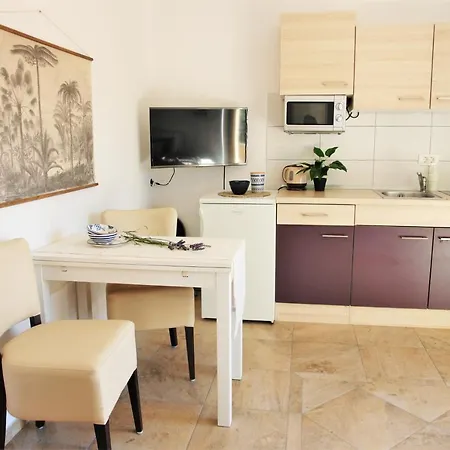 Iva Apartment *