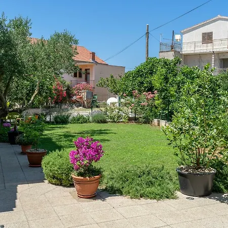 Apartment Iva *
