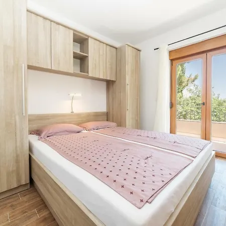 Apartment Iva *